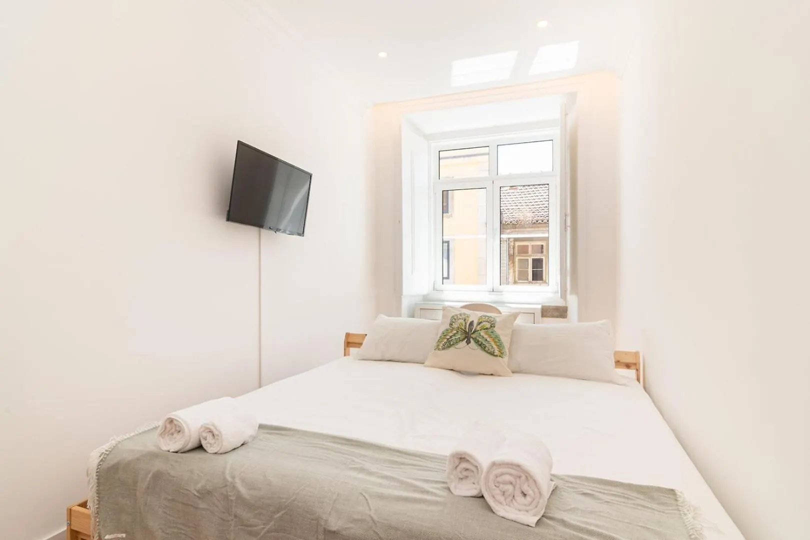 Guestready - Priorado - Yellow Suite Lisbon 0*,  Portugal